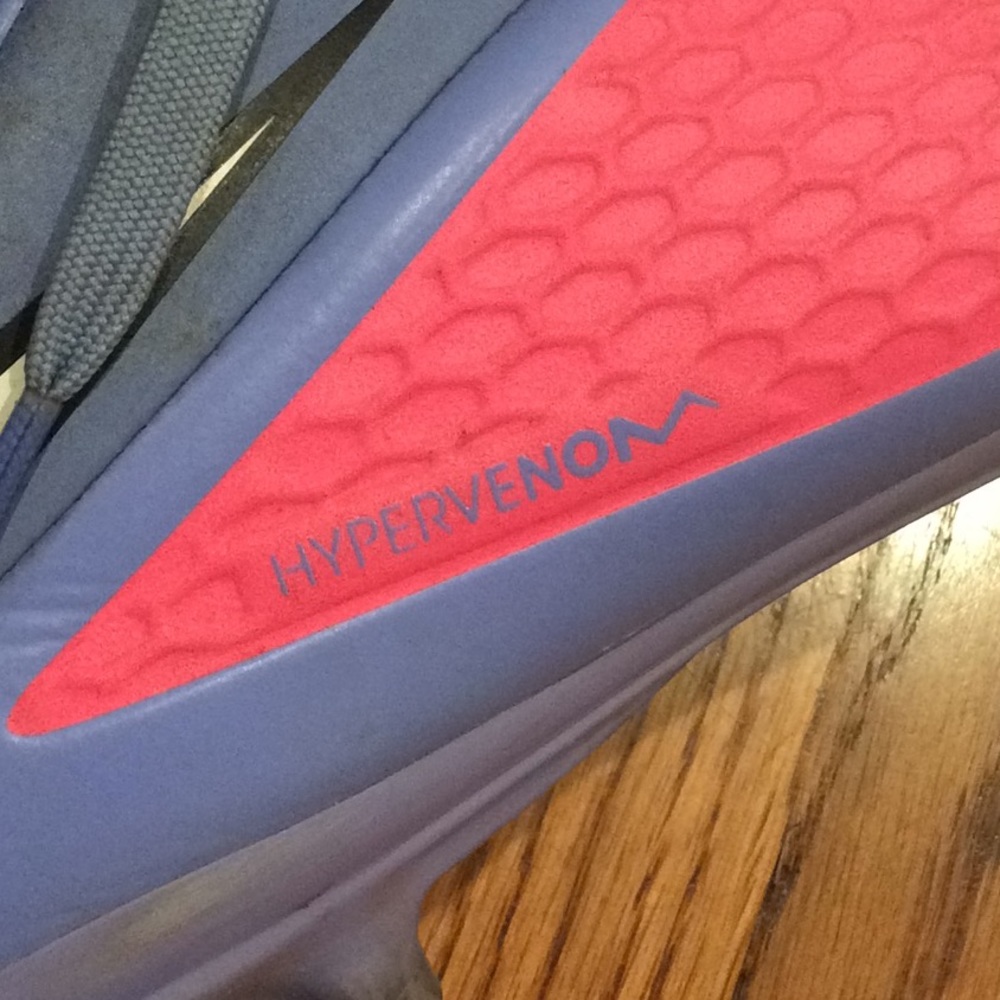 Nike Cleats - Picture 4 of 6